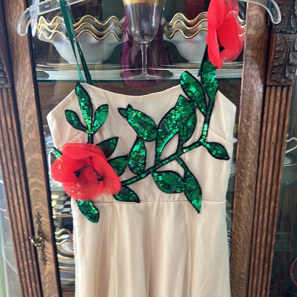 Fun dress with flowers and sequins - Picture 2 of 9